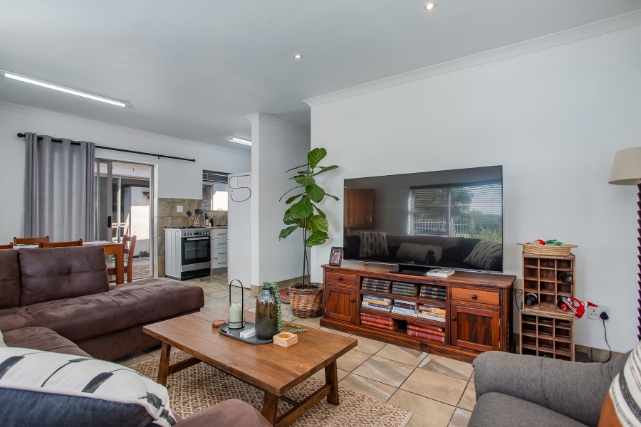 2 Bedroom Property for Sale in Lemoenkloof Western Cape